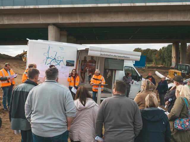 Interessierte Anwohner aus der Massener Heide kamen zur Infoveranstaltung. Foto: Christopher Köster/Autobahn Westfalen