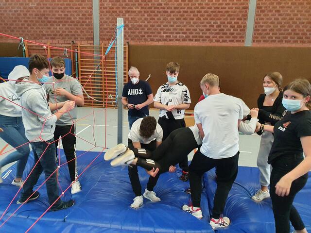 Erlebnispädagogische Teamspiele der Jahrgangsstufe 11.