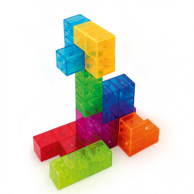 Vorstellungsvermögen und Fingerfertigkeit werden bei Cubimag Pro geschult. Foto: HCM Kinzel