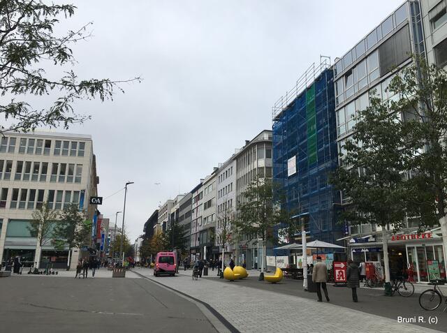 Lieferfahrzeuge dürfen hier auch fahren!