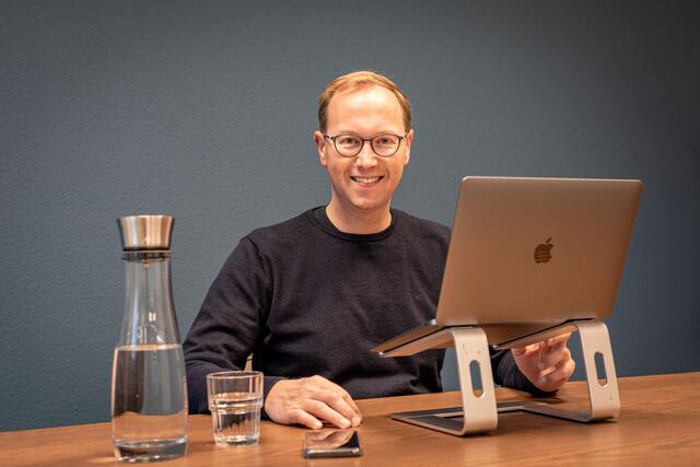 Seit einem Jahr ist Dr. Christoph Urban erster hauptamtliche Superintendent des Kirchenkreises Duisburg. Auf der jüngsten Online-Tagung des Kirchenparlaments hielt er Rückschau, hatte aber vor allem die Zukunft im Blick.
Foto: Rolf Schotsch
