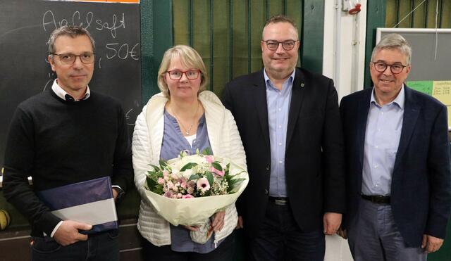 Landrat Bodo Klimpel und Friedrich Steinmann, Vorsitzender des Landwirtschaftlichen Kreisverbandes Recklinghausen haben gemeinsam wieder Landwirte aus dem Kreis Recklinghausen zu einem Empfang auf den Hof Koch in Marl-Polsum eingeladen.