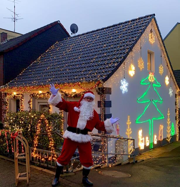 Zu Besuch am Weihnachtshaus Düsseldorf-Flehe