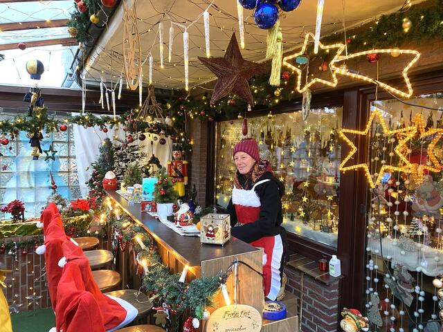 Weihnachtsbar im Garten des Weihnachtshauses Oberhausen 