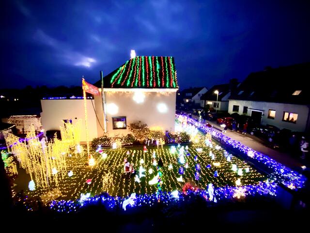 Weihnachtshaus Langenfeld Wiescheid 