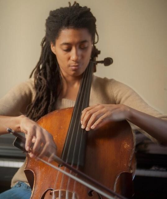 Tomeka Reid in "The People Issue" | Foto: Photograph by John Sturdy