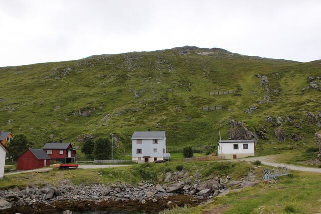 Hönigsvåg; Das winzig kleine und nördlichste Fischerdorf der Welt.