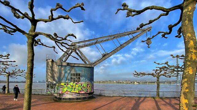 Der Kran von 1893 stand ursprünglich auf der Kesselstraße. | Foto: © Margot Klütsch