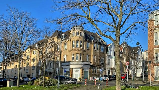 Rhein-Haus mit "Kulturhafen Heerdt".