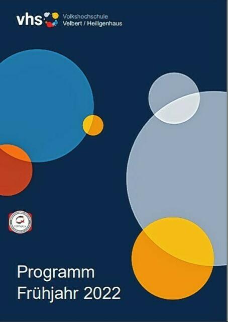 Das Programm der VHS steht online und liegt in öffentlichen Gebäuden aus. Foto: VHS 