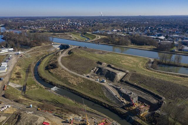 An der Stadtgrenze von Castrop-Rauxel und Reckling-ausen entsteht aktuell im Rahmen des Emscherland-Projektes der Natur- und Wasser-Erlebnis-Park.
© Rupert Oberhäuser/EGLV