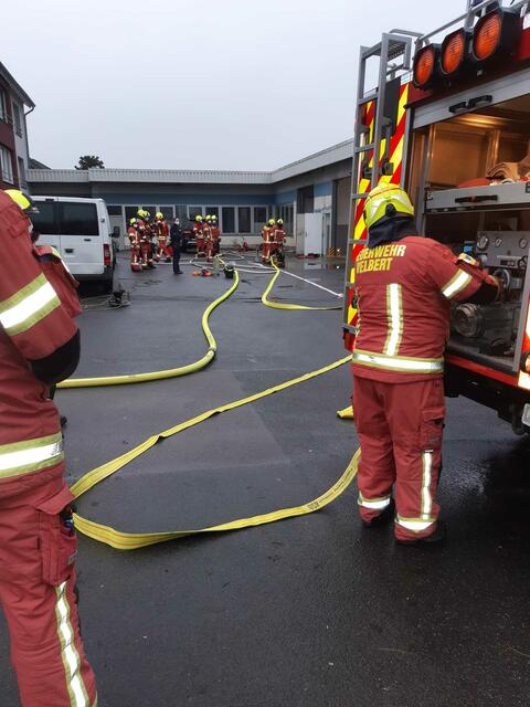 Einiges an Arbeit brachte Samstag, der 22. Januar, der Feuerwehr Velbert. | Foto: Zur Verfügung gestellt von: Feuerwehr Velbert