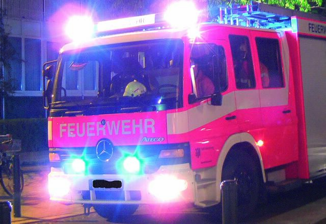 Die Feuerwehr Herne rückte mit 24 Einsatzkräften zum Einsatzort aus um den vermissten Hund aus dem Kaninchenbau zu retten. Symbolfoto: Archiv