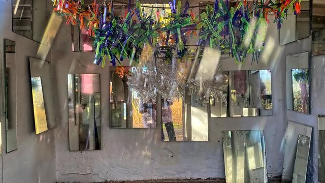 Der "Spiegelsaal" in der Waldhütte.