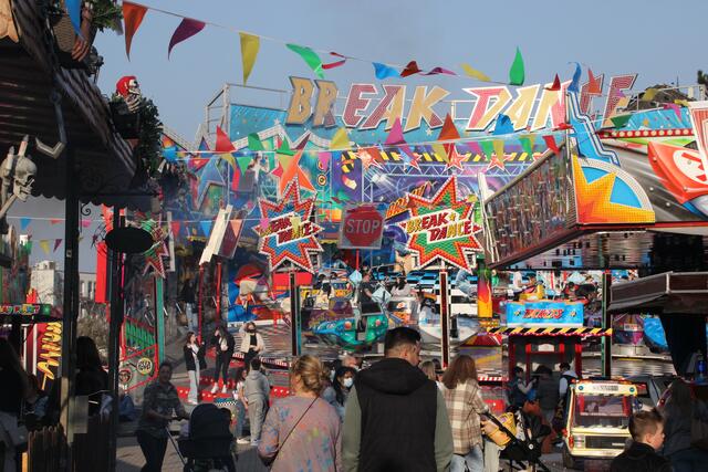 "Endlich wieder Kirmes!", heißt es ab heute in Witten-Annen. Bis Montag drehen sich dort die Karussells.