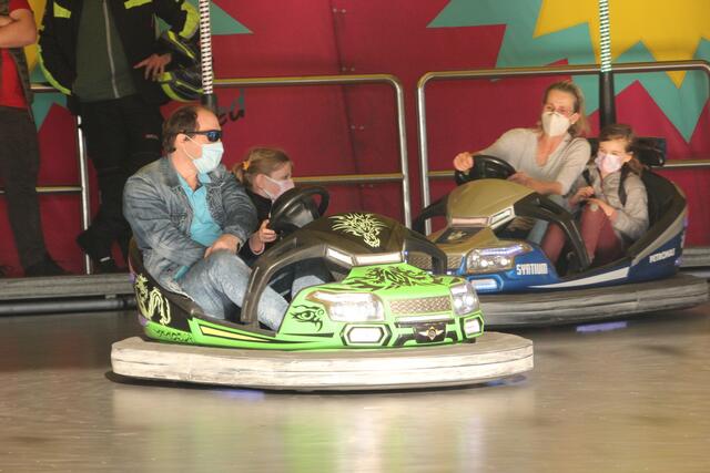 "Endlich wieder Kirmes!", heißt es ab heute in Witten-Annen. Bis Montag drehen sich dort die Karussells.