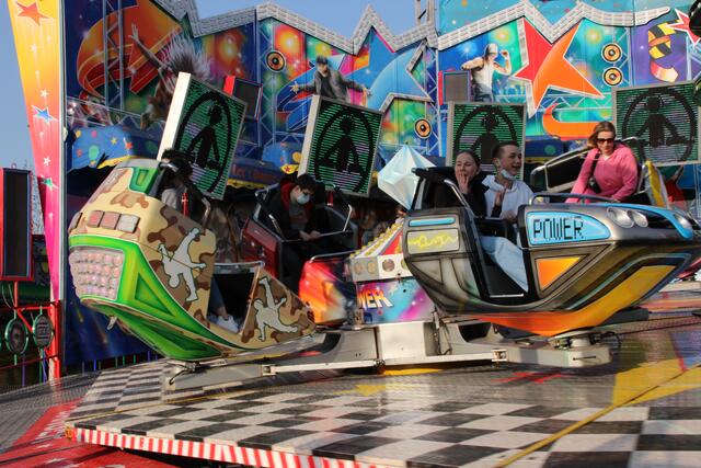 "Endlich wieder Kirmes!", heißt es ab heute in Witten-Annen. Bis Montag drehen sich dort die Karussells.