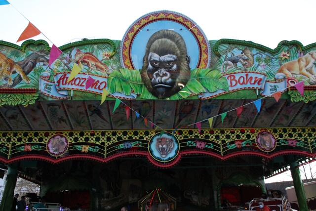 "Endlich wieder Kirmes!", heißt es ab heute in Witten-Annen. Bis Montag drehen sich dort die Karussells.
