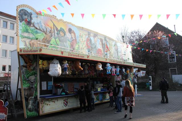 "Endlich wieder Kirmes!", heißt es ab heute in Witten-Annen. Bis Montag drehen sich dort die Karussells.
