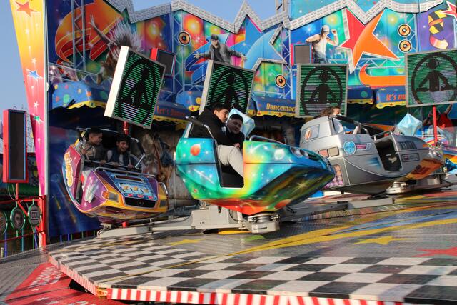 "Endlich wieder Kirmes!", heißt es ab heute in Witten-Annen. Bis Montag drehen sich dort die Karussells.
