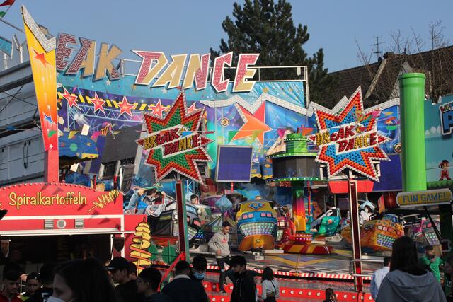 "Endlich wieder Kirmes!", heißt es ab heute in Witten-Annen. Bis Montag drehen sich dort die Karussells.
