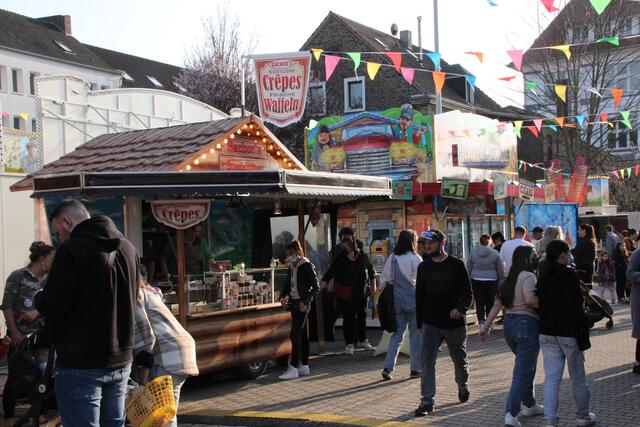 "Endlich wieder Kirmes!", heißt es ab heute in Witten-Annen. Bis Montag drehen sich dort die Karussells.