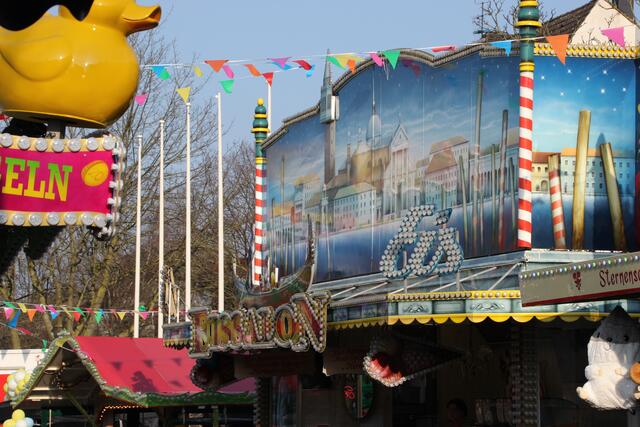 "Endlich wieder Kirmes!", heißt es ab heute in Witten-Annen. Bis Montag drehen sich dort die Karussells.
