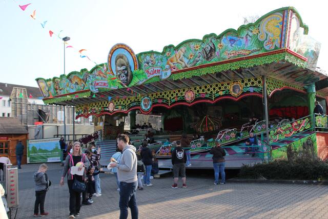 "Endlich wieder Kirmes!", heißt es ab heute in Witten-Annen. Bis Montag drehen sich dort die Karussells.