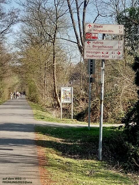 ...auf den RAD-und Fußwegtrassen... geht es rund herum ...