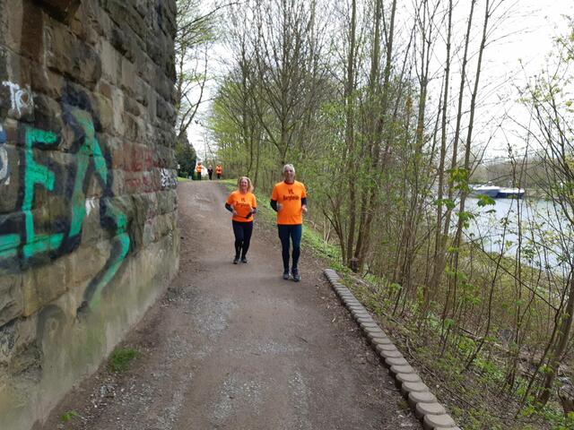 Karin und Ulrich am Kanal