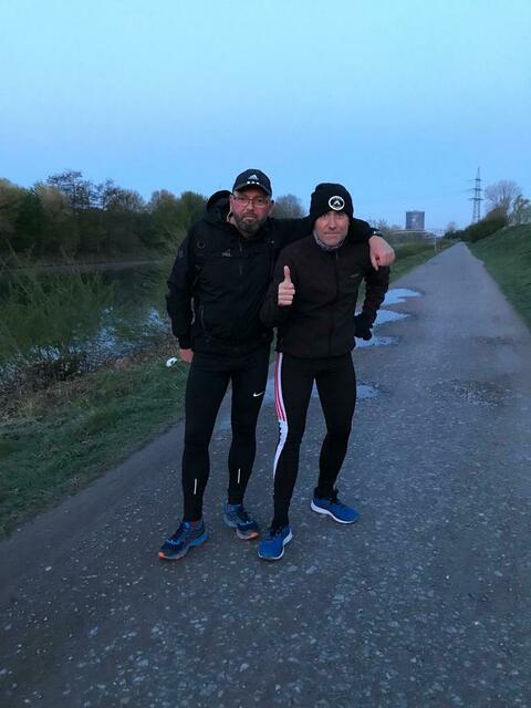 Michael und Mario walken zusammen