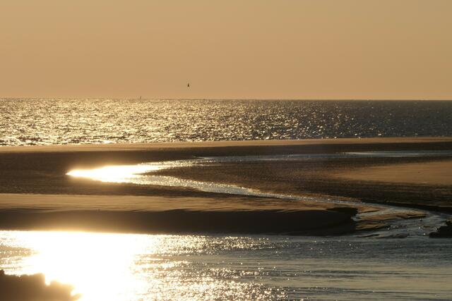 Seewasser-Serpentinen bei Sonnenuntergang, Borkum | Foto: von mir