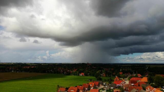 Wolkenbruch über Marienhafe (Ostfriesland) | Foto: von mir