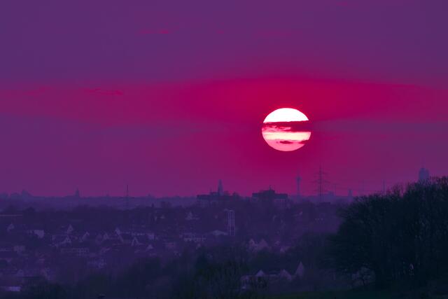 Sonnenuntergang hinter Hattingen, Standort Sprockhöveler Straße bei Blankenstein | Foto: von mir