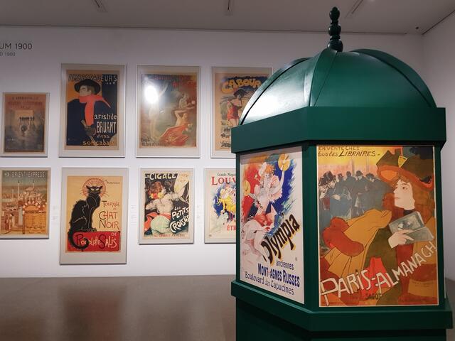 Paris um 1900 - Jugendstilplakate von Henri de Toulouse-Lautrec. "We Want You! - Von den Anfängen des Plakats bis heute", Blick in die Ausstellung im Museum Folkwang