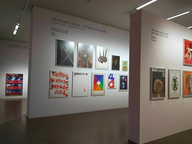 Unterschiedliche, politische Systeme erzeugen unterschiedliche Plakate. "We Want You! - Von den Anfängen des Plakats bis heute", Blick in die Ausstellung im Museum Folkwang