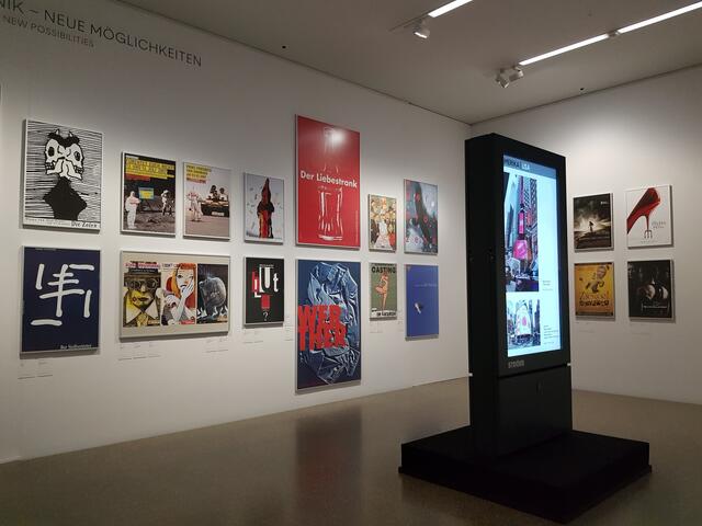 Aussenwerbung wird digital. "We Want You! - Von den Anfängen des Plakats bis heute", Blick in die Ausstellung im Museum Folkwang