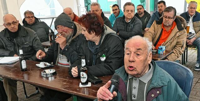  Vor alllen Dingen langjährige/ältere Mitglieder des SV Zweckel können sich nach wie vor mit dem geplanten Umzug zur Stadtgrenze zwischen Gladbeck und Scholven anfreunden.