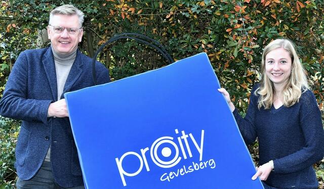 Andreas Niehues, Vorstand ProCity, und Citymanagerin Lena Becker freuen sich auf schöne Veranstaltungen 2022. Foto: Pielorz