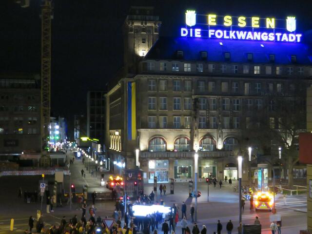 Kreuzweg über die Kettwiger Str | Foto: umbehaue