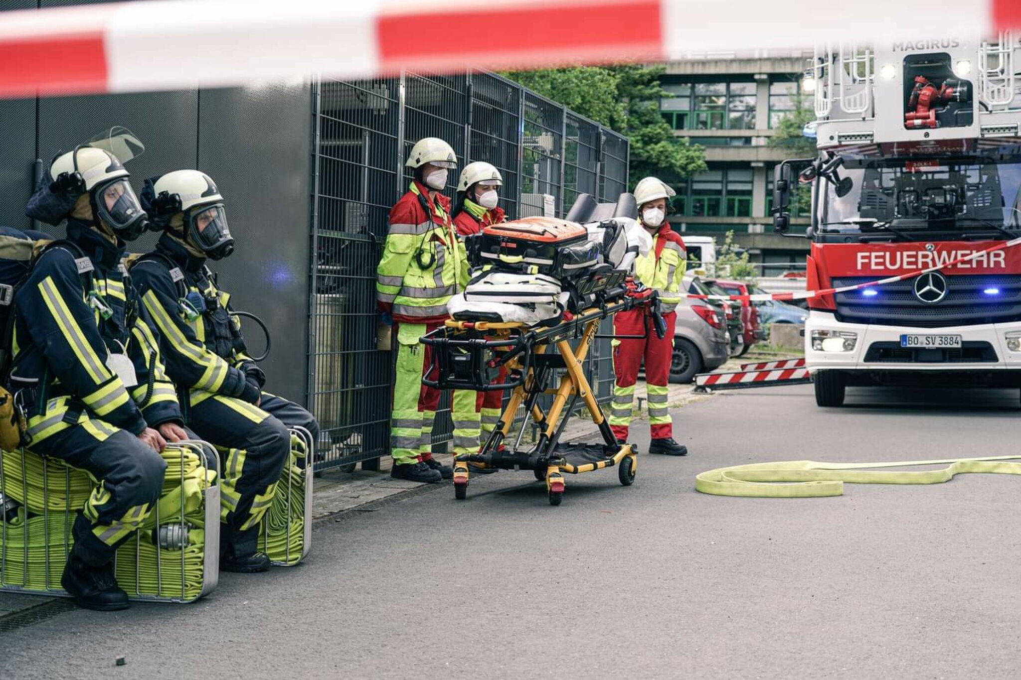 Einsätze der Feuerwehr Bochum: Austritt von Ammoniak in einem Forschungslabor der Ruhr ...