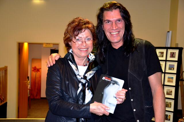 Rechts Schlagersänger Oliver Stein | Foto: Manfred Wrobel