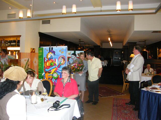 Die damalige Oberbürgermeisterin Dagmar Mühlenfeld und Manfred Wrobel | Foto: Regina Wrobel