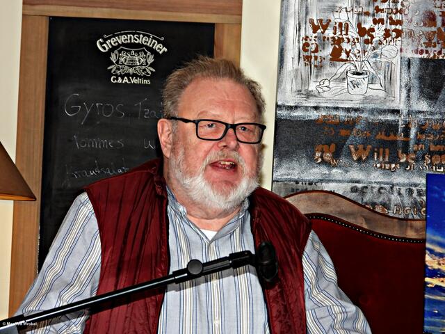 Rezitator Wolfgang Hausmann | Foto: Manfred Wrobel