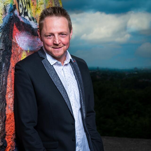 Kult-Interpret Chriss Martin hat wieder ein attraktives Programm zum Neumühl-Geburtstag zusammengestellt.
Foto Reiner Heller