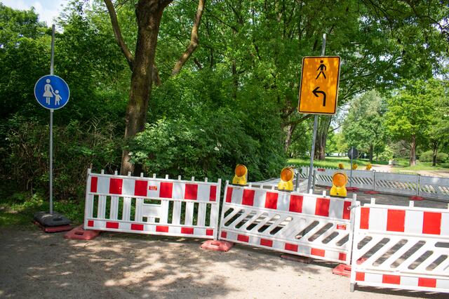 Kleine Umwege gehören in den nächsten Wochen zum Parkspaziergang dazu