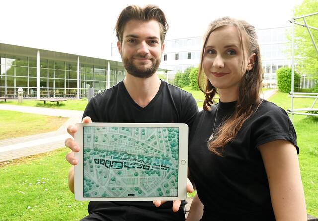 Bildzeile Schlaun-Wettbewerb_Sieger.jpg:
Lena Wahl und Maximilian Holterhöfer studierenden im achten Semester Architektur an der FH Dortmund. Ihre Ideen für das Großmarkt-Areal in Dortmund überzeugten die Jury des Schlaun-Wettbewerbs.