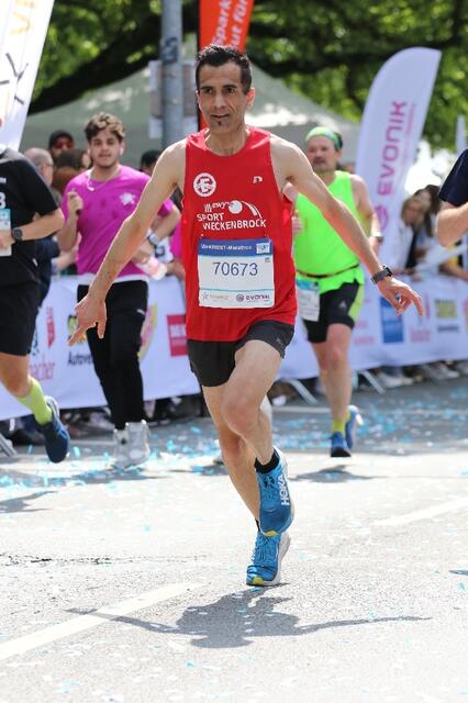Marathon Sieger Elias Sansar
