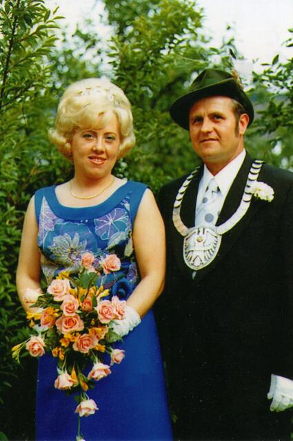 Die Jubelkönigspaare des Vereins. Königspaar 1972 (50 Jahre): Gerhard Dirks und Else Grote | Foto: Vereinsarchiv (Hans-J. Mertens)