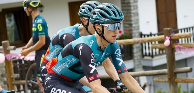 Jai Hindley und Emanuel Buchmann verteidigen GC-Platzierungen auf erster Alpen-Etappe des Giro